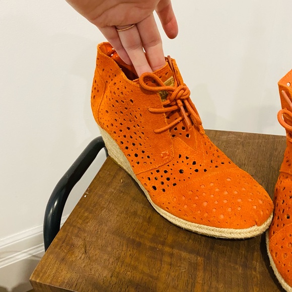 Toms size 7.5 woman’s wedges - Picture 2 of 4